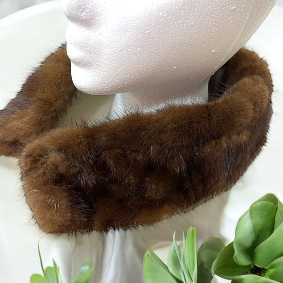 Genuine Mahogany Mink Collar - Picture 6 of 16